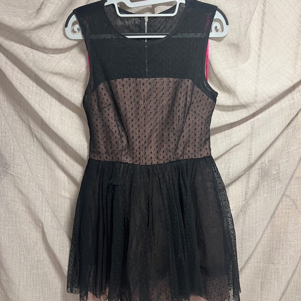 Betsy Johnson - Swiss Dot Tulle Sleeveless Dress